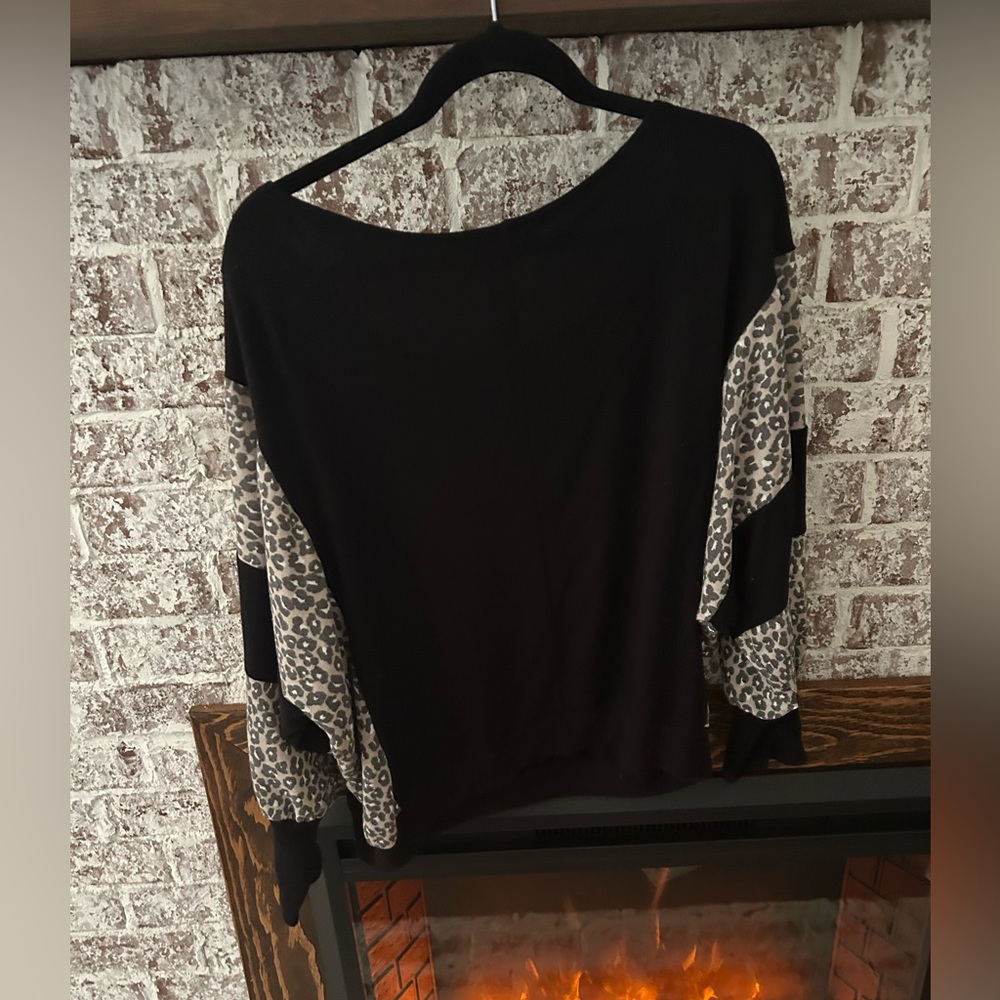 Black and leopard top